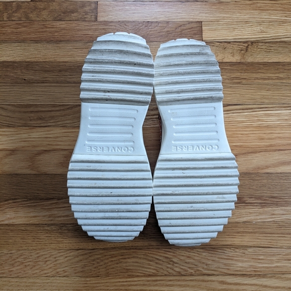 Converse Run Star Hike Red Floral Platform Sneakers - Picture 6 of 7